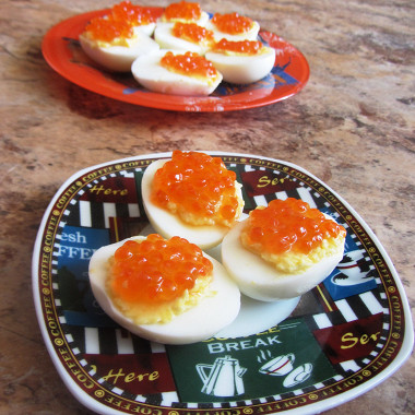 Рецепт Яйца, фаршированные сыром и икрой