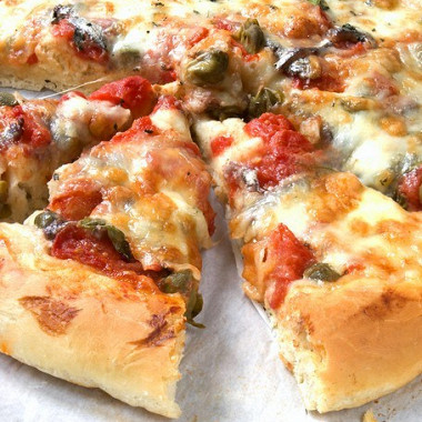 Рецепт Пицца с ветчиной и шампиньонами