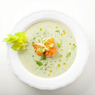 Рецепт Суп из моцареллы с семгой и зеленью
