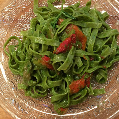Рецепт Тальятелле с травяным маслом и запеченными овощами