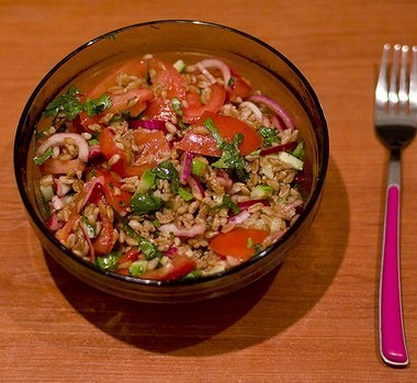 Рецепт Салат с полбой и помидорами