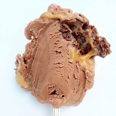Рецепт Шоколадное мороженое с брауни и карамельной прослойкой