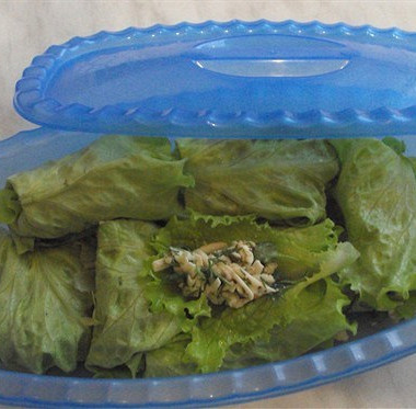 Рецепт Голубцы из свежих листьев салата с сыром