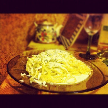 Рецепт Спагетти в сливочном соусе с сыром дор-блю и чесноком