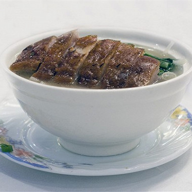 Рецепт Утка в специях с супом, лапшой и зеленью