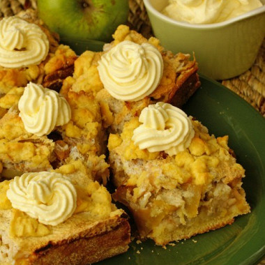 Рецепт Яблочный пирог с грецкими орехами по‑провански