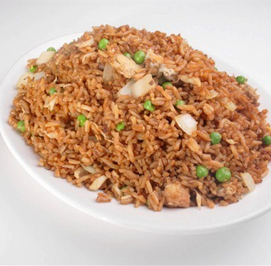 Рецепт Красный рис со специями, курицей и зеленым горошком
