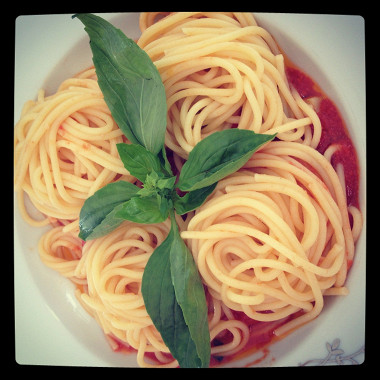 Рецепт Спагетти с помидорами черри и базиликом