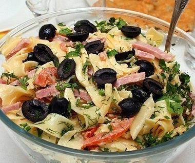 Фото рецепт Итальянский салат с сыром и макаронами