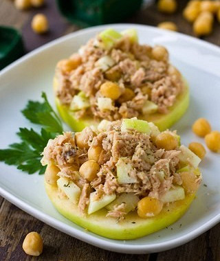 Рецепт Легкий салат с нутом