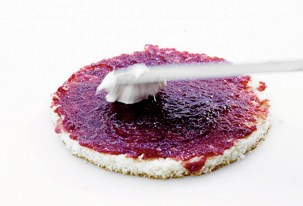 Фото приготовления рецепта: Торт «Принцесса» - шаг 3