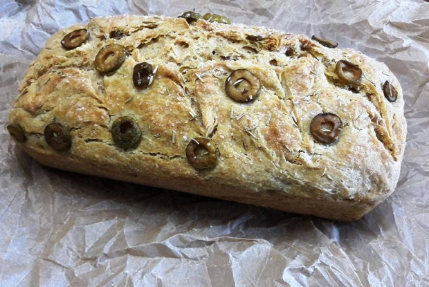 Хлеб с оливками и розмарином