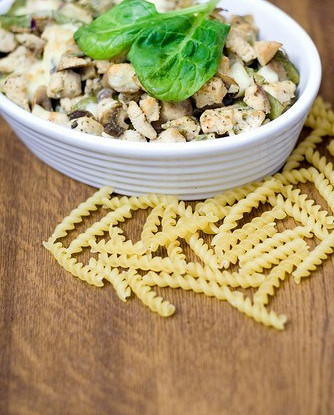 Салат из курицы с грибами и ананасами