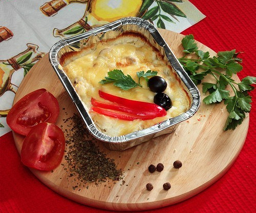 Запеченые яйца с артишоками и пармезаном