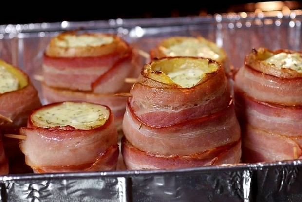 Картофельные бомбочки с сыром в беконе