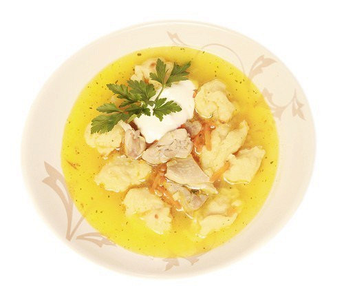 Куриный бульон с манными клецками