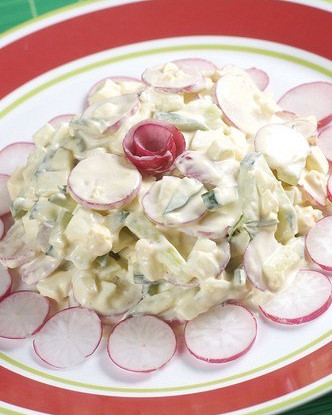 Салат с сыром и зеленью