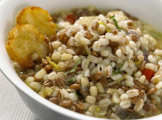 Плов из перловки с луком