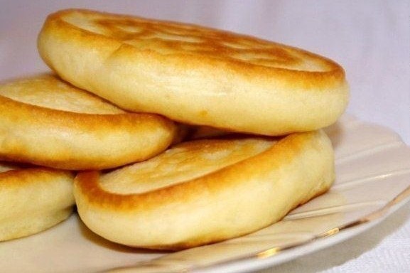 Пышные оладьи без яиц на кефире