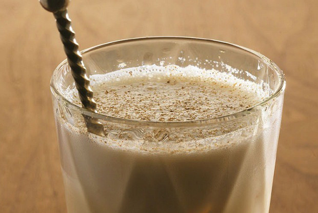 Коктейль «Эггног» (Eggnog)