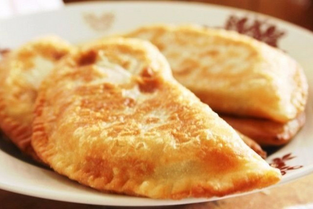 Чебуреки с мясом в хрустящем тесте