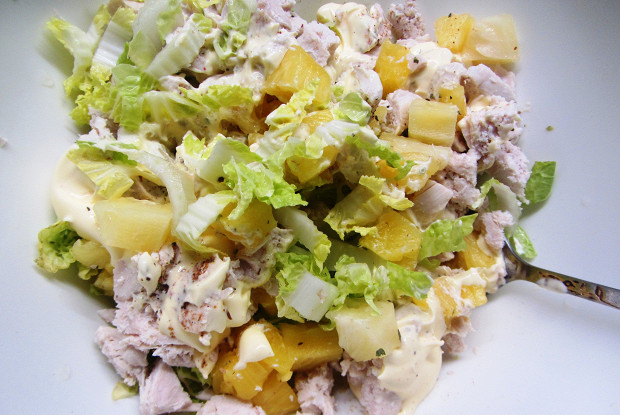 Салат с курицей ананасами яблоками и пекинской Салат с курицей ананасами яблоками и пекинской